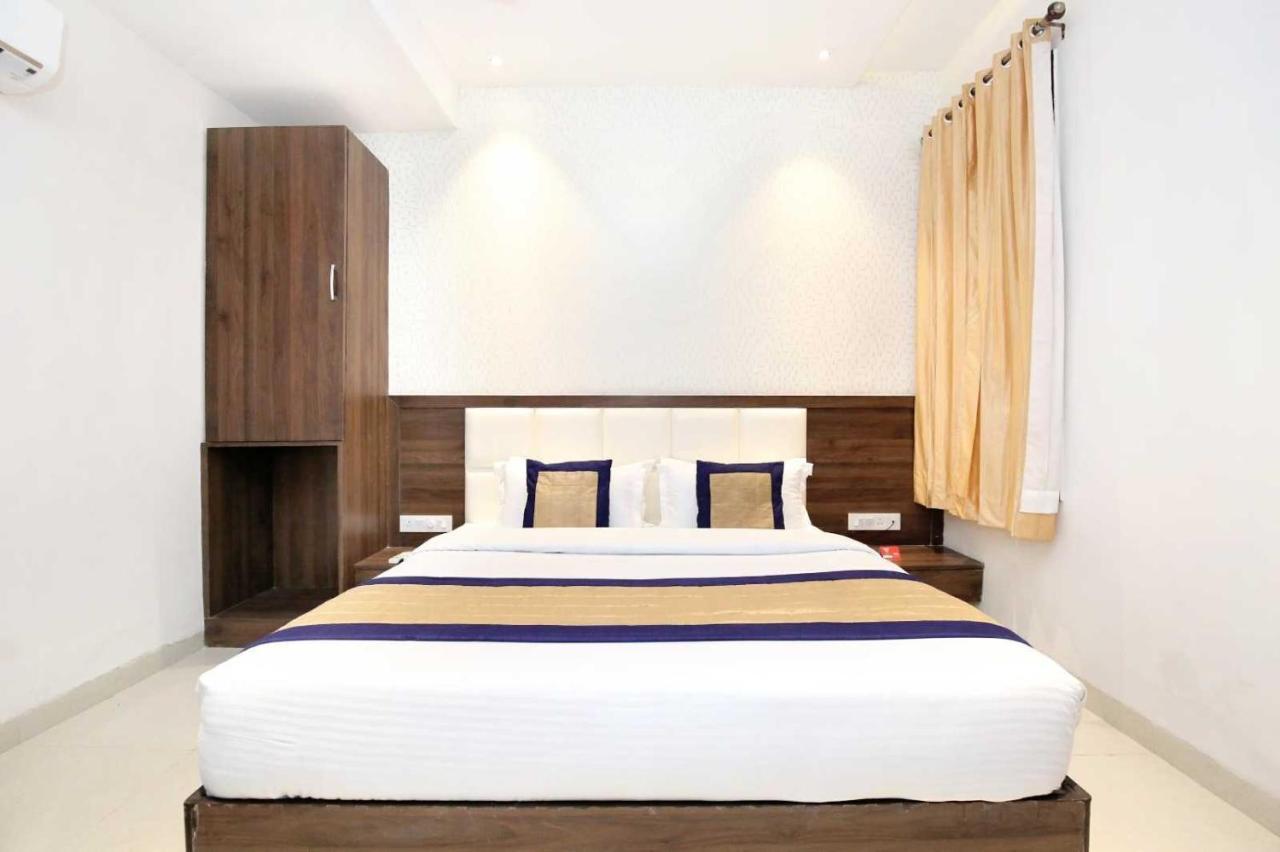 Hotel O Grand Star Амритсар Экстерьер фото