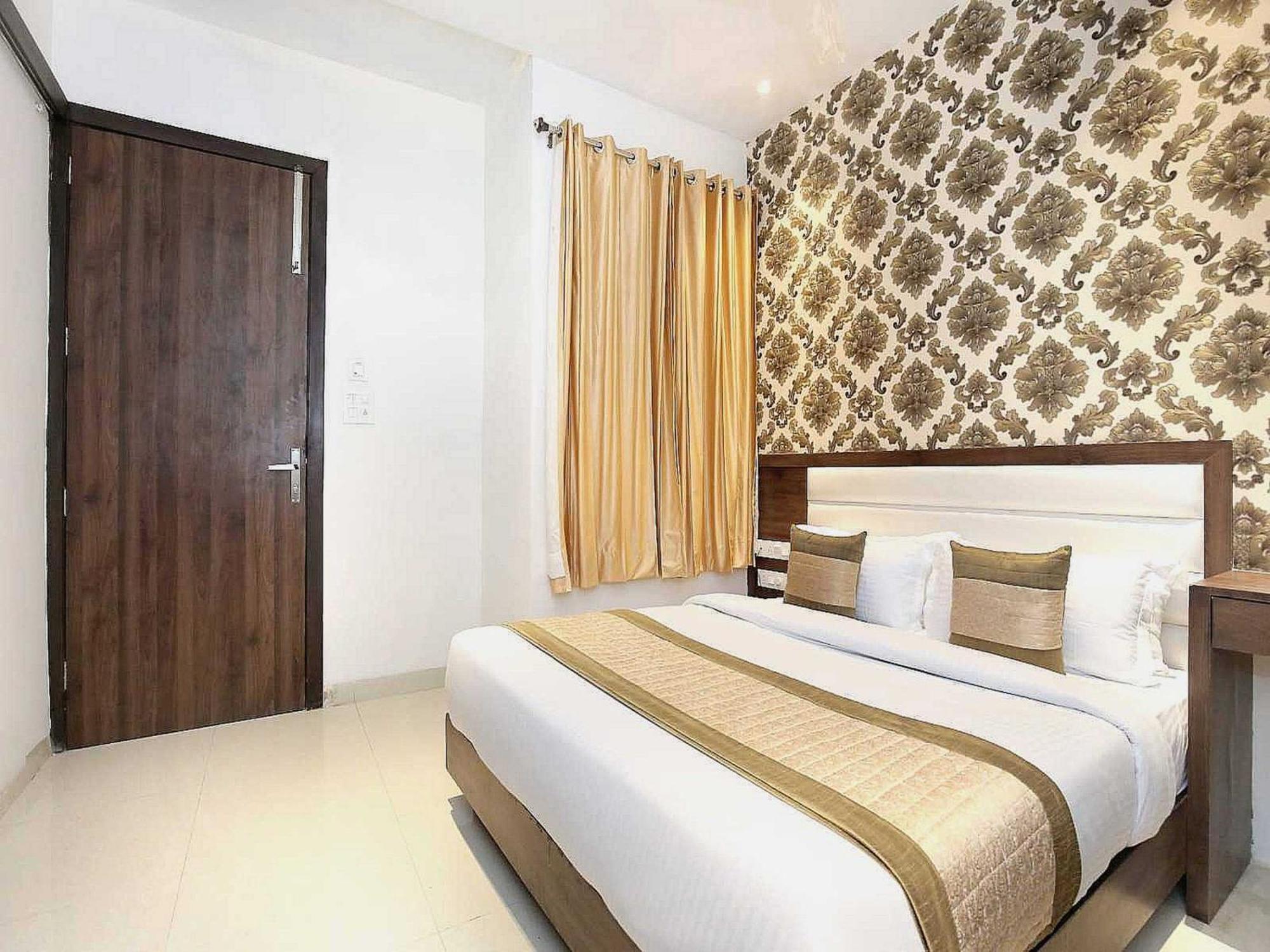 Hotel O Grand Star Амритсар Экстерьер фото