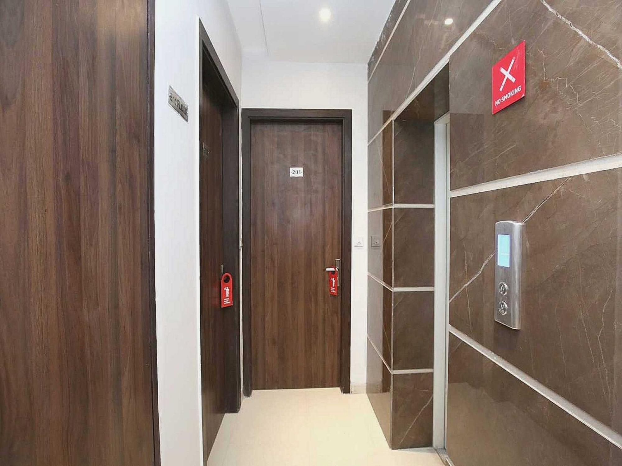 Hotel O Grand Star Амритсар Экстерьер фото